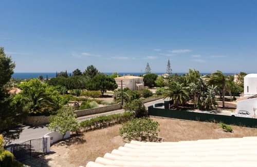 Caramujeira Villa | Villa with Private Pool a close to Marinha Beach