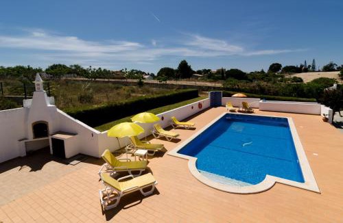 Caramujeira Villa | Villa with Private Pool Near Benagil & Marinha Beach