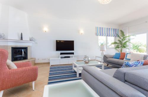 Luz Villa | Villa Zinha