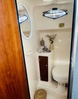 Parque das Nacoes Boat Rental | VINA BOAT - Unique Stay in Lisbon Marina