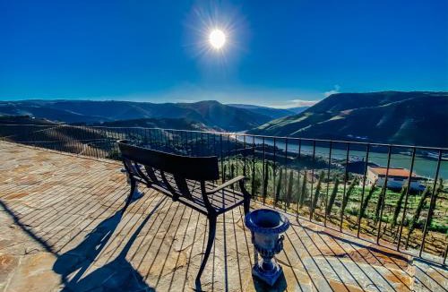 Armamar Villa | Vineyard and Views Exquisite Luxury Douro Villa with Sun-Drenched Infinity Pool