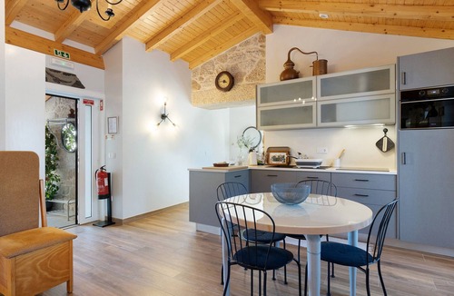 Soajo House | Vinha Da Touça T1 Holiday Home with Mountain View, Wi-Fi and Air Conditioning