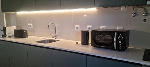 Fundao Apartment | Vintage 2-Bed Apt with Music Room