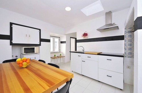 Encarnacao Apartment | Vintage and Central Apartment in Bairro Alto