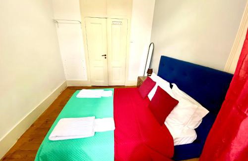 Encarnacao House | Vintage Chiado 5 - Standard Double Room with Shared Bathroom