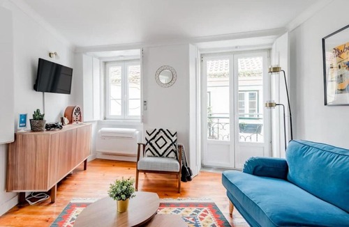 Misericordia Apartment | Vintage Inspired Flat in Lisbon