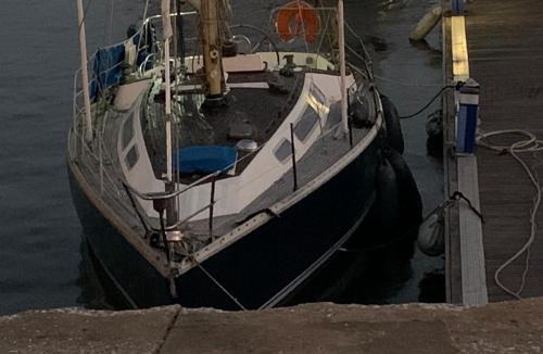 Lapa Boat Rental | Vintage Sailboat in the center of Lisbon