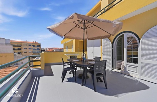 Praia de Santa Cruz Apartment | Vista Cruz - 2 bedrooms in the center of Santa Cruz