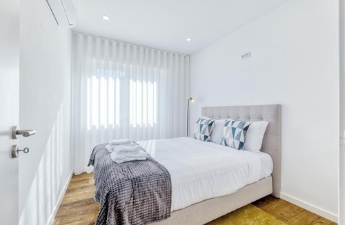 Cacilhas Apartment | Vita Portucale ! Almada Chic Design 3BR