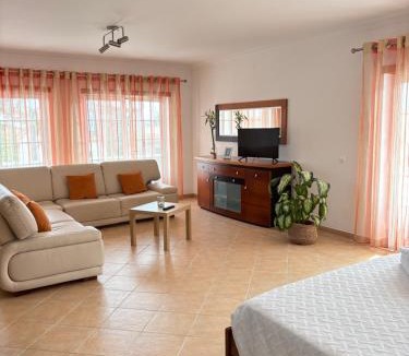 Nazare House | Vivenda Godinho