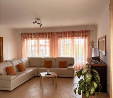 Nazare House | Vivenda Godinho