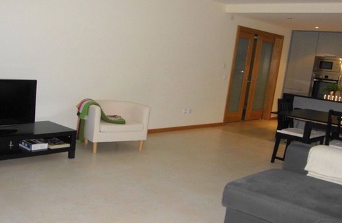 Maceira Apartment | Waking up to a view of the sea