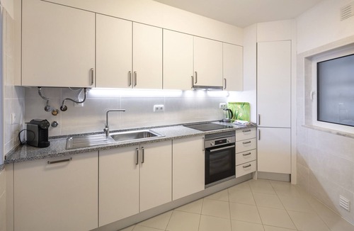 Ferragudo Apartment | Walk-to-Beach Apt with Ocean View