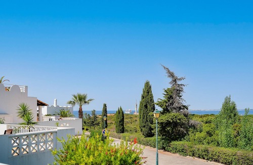 Ferragudo Apartment | Walk-to-Beach Apt with Ocean View