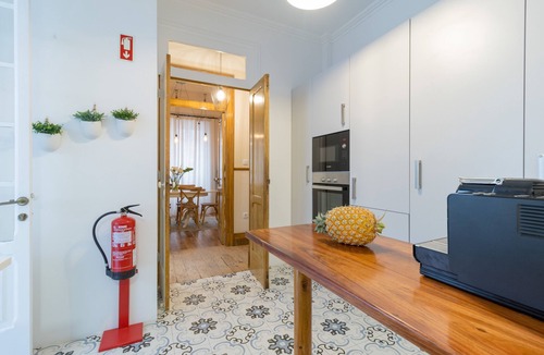 Ponta Delgada House | Walkable Ponta Delgada 4BR/3BA House Private Garage, Patio, BBQ & A/C