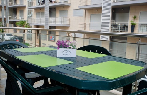 Sao Martinho do Porto Apartment | Whale - 3 bedroom apartment with free Wi-Fi and heated pool near the beach