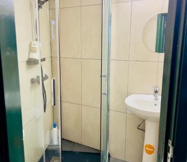 Sao Sebastiao da Pedreira Hostel | White House Lisbon Hostel