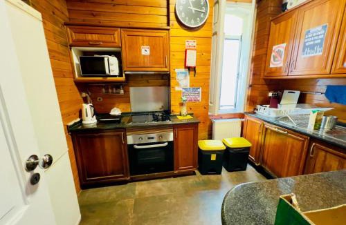 Sao Sebastiao da Pedreira Hostel | White House Lisbon Hostel