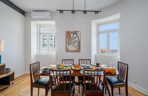 Santos Apartment | Whome - Brand New Luxury 4-Bed with Riverside Views & AC