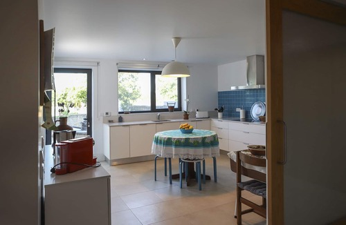 Anadia House | Wine cellar