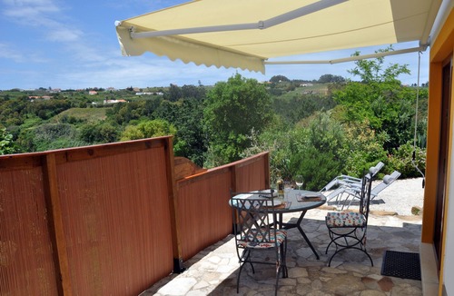 Obidos Cottage | Wine lovers romantic rural barn 7 km from Obidos complete with wine press!
