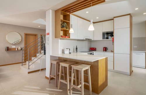 Prazeres Villa | Wonderful tranquil villa with pool|Casa Laranja