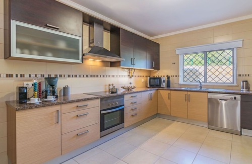Monte Raposo House | Wonderful villa for 6 guests with pool, WIFI, A/C, TV, terrace and panoramic view