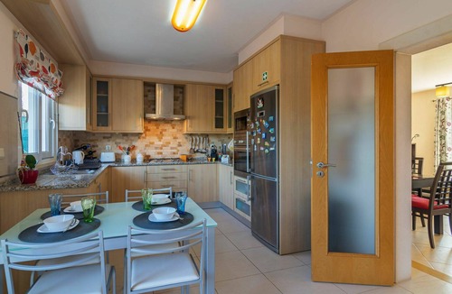 Albufeira House | Wonderful villa for 4 guests with pool, WIFI, A/C, TV and terrace