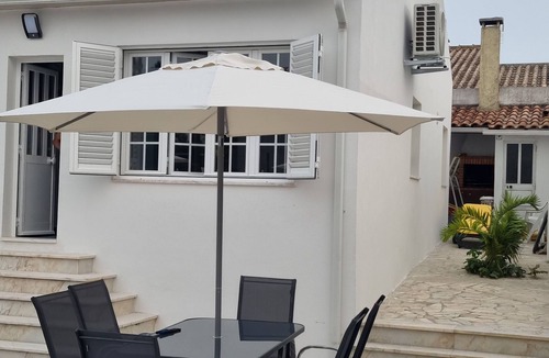 Charneca de Caparica e Sobreda House | Yellow House
