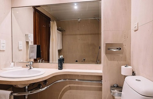 Sao Sebastiao da Pedreira Apartment | Your Home Away From Home! Fully- equipped Kitchen, City View, Central Location!