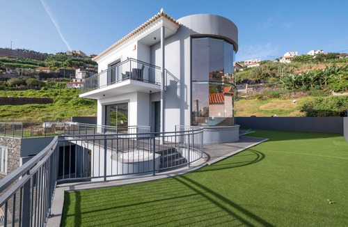 Ribeira Brava Villa | Yuri Big House by GALMI