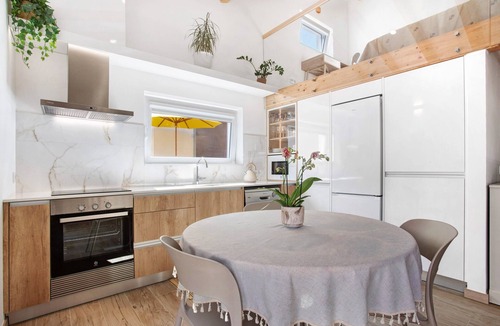 Atalaia House | Zeca Holidays Atalaia Mezzanine Apartment with Balcony and Wi-Fi