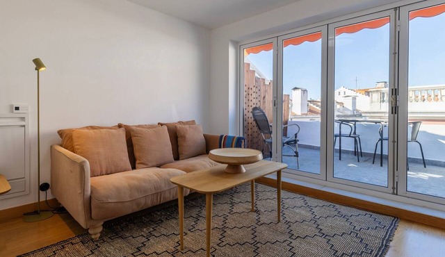 1BDR Apartment w/Terrace and View by LovelyStay