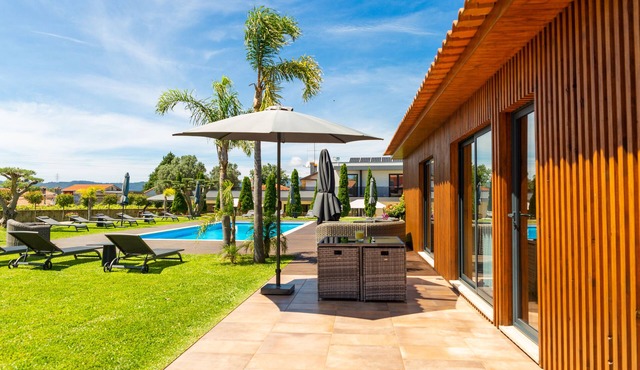 2 bedroom villa, close to the beach and mountain in Mazarefes