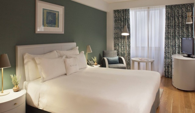 2 Homely Units Perfect for Groups at Altis Suites! w/Kitchenette, Pet-friendly! in Lisboa