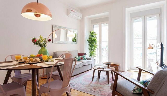 2 SUITES Stylish flat @Principe Real! Great WI-FI!