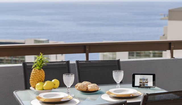 23 Casa Branca I - Bay&Ocean Views By Trip2Portugal in Funchal