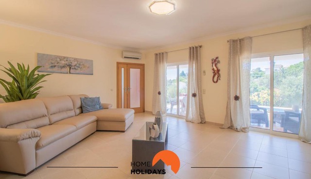 #297 5BR Villa Large Groups & Pool in Albufeira
