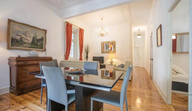 3 Bedroom Apartment in Sacadura Cabral