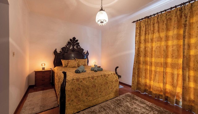 340 m2 Romantic Portugal independent house 5 min. from the sand beach and ocean. in Cascais