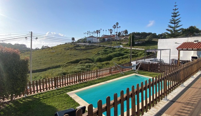 4 bedroom villa with barbecue and pool - Like a Local