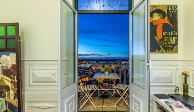 A 4-bedroom apartment offering a magnificent view of Coimbra and the Mondego River. in Coimbra