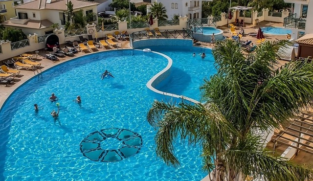 A Place You'll Surely Enjoy! Free Parking, Spa Facility, Indoor and Outdoor Pool in Albufeira