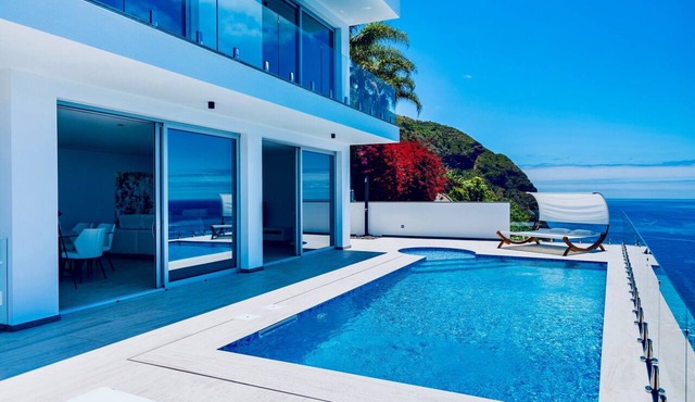 A private luxury escape overlooking the Atlantic
