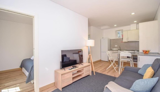 Acolhedor Apartamento de 1 Quarto com Terraço