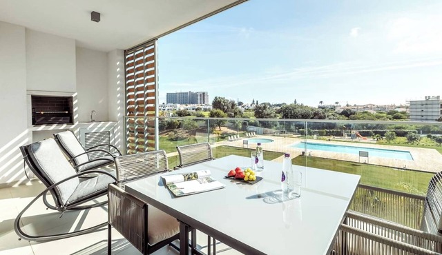 Albufeira Green Dream – Pool, Balcony & BBQ in Albufeira