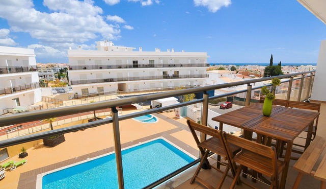 ALBUFEIRA - POOL AND OCEAN VIEWS in Albufeira