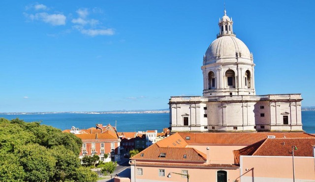 Alfama Riverview Apartments