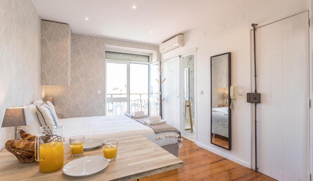 Alfama Vintage Studio Apartment w/RiverView - by LU Holidays