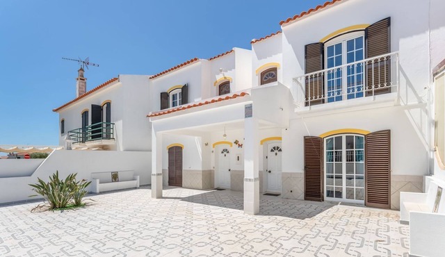 Altura House - Hideaway w/Patio by LovelyStay in Altura